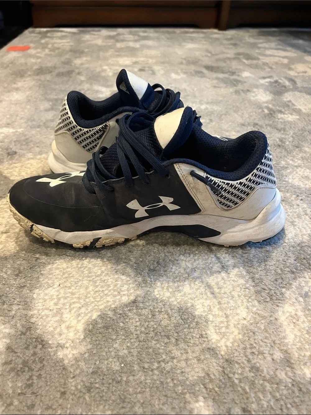 Under Armour Men’s Navy and White Lace-Up Sneakers Size 9.5